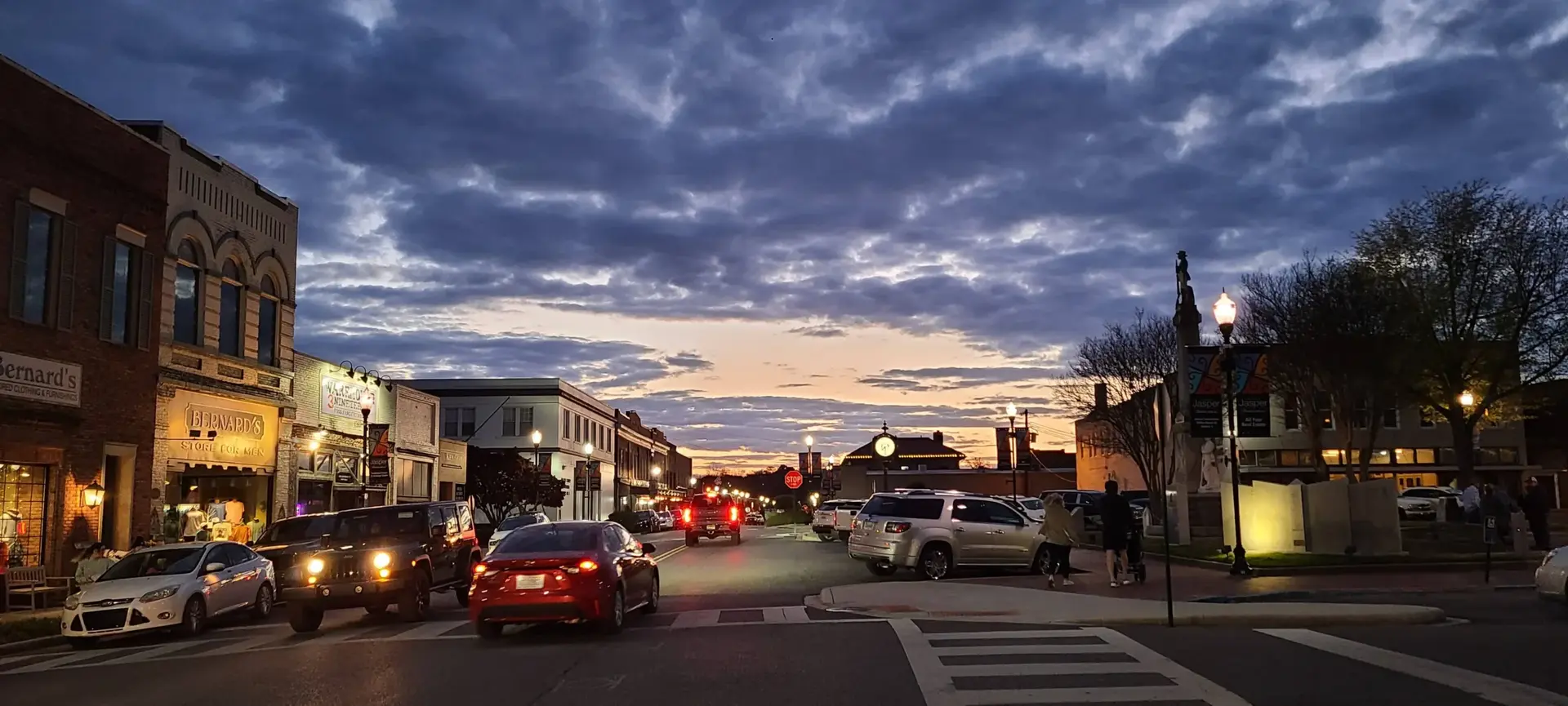 Shops and Restaurants in Jasper